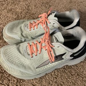 Selling because I prefer my Riveras. > 20 miles total, always outside
